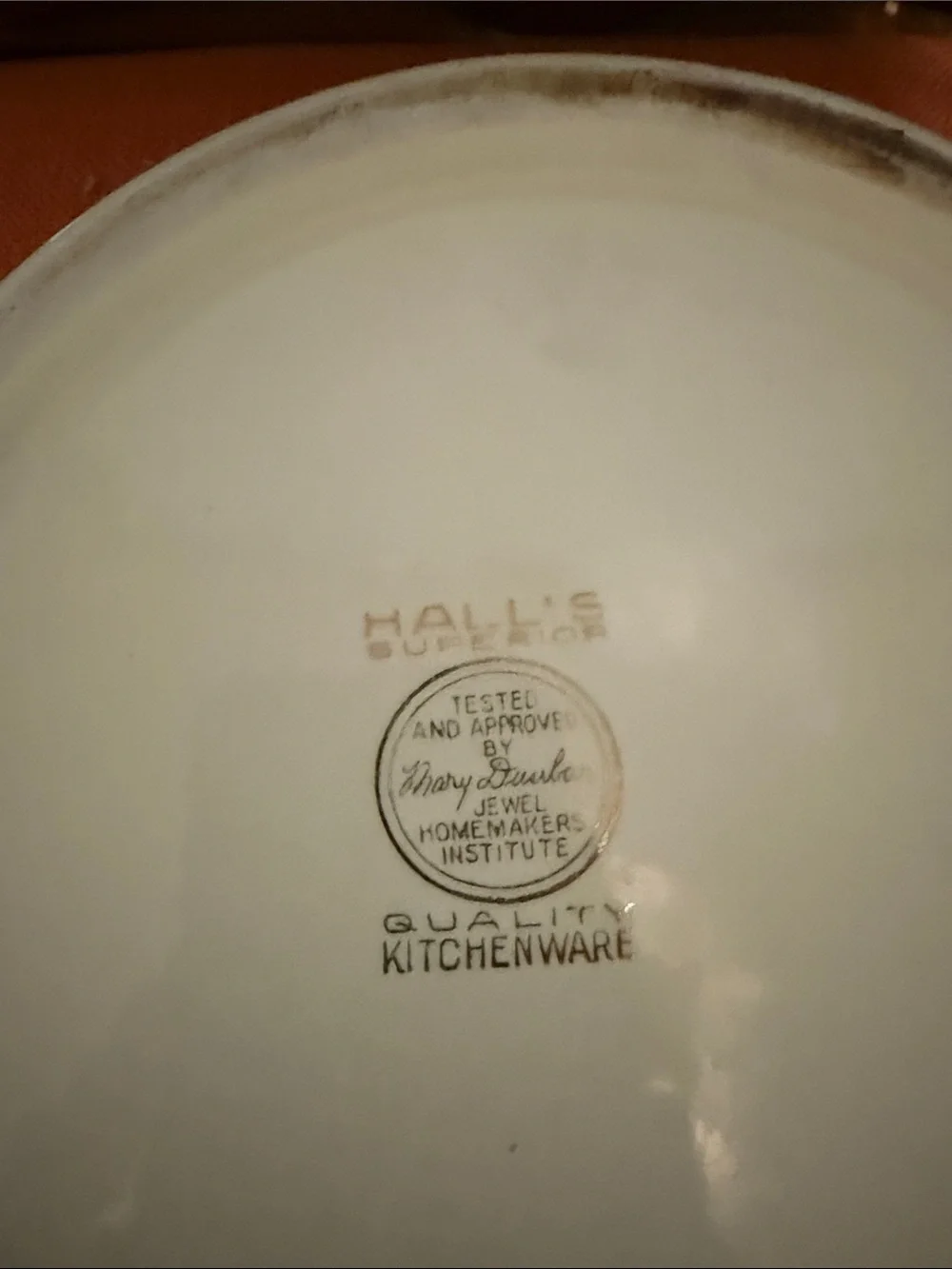 Vintage Hall Superior Kitchenware. EUC . No chips or cracks.